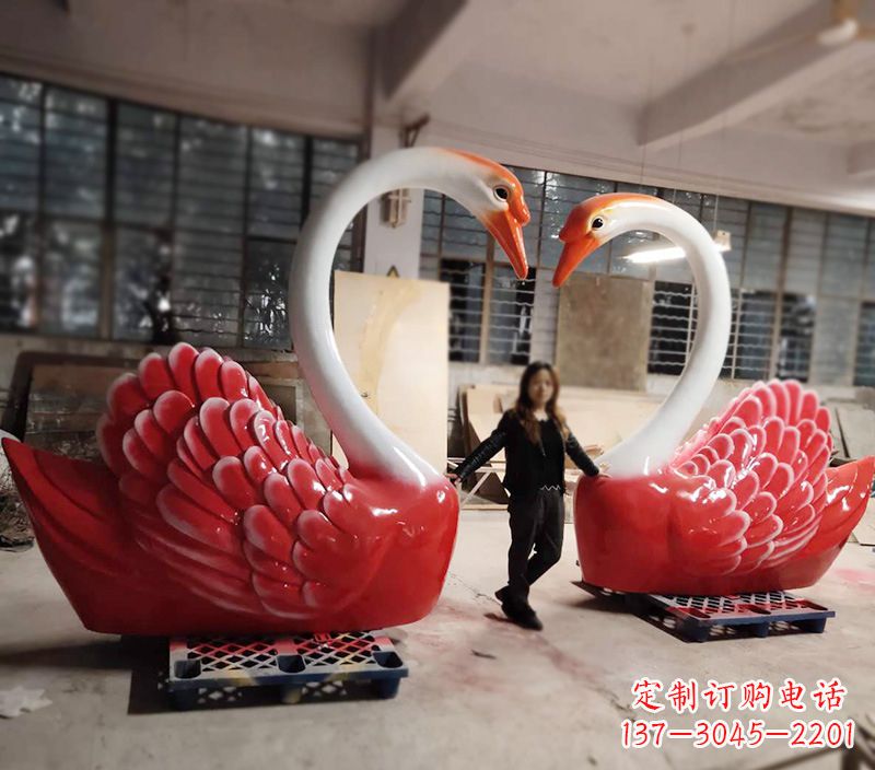 沧州天鹅玻璃钢爱心婚礼景观摆件