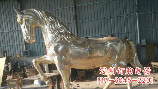 沧州玻璃钢仿铜动物雕塑——给马公园带来活力