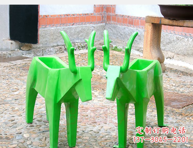 沧州玻璃钢几何花盆雕塑——给动物们一个温暖的家