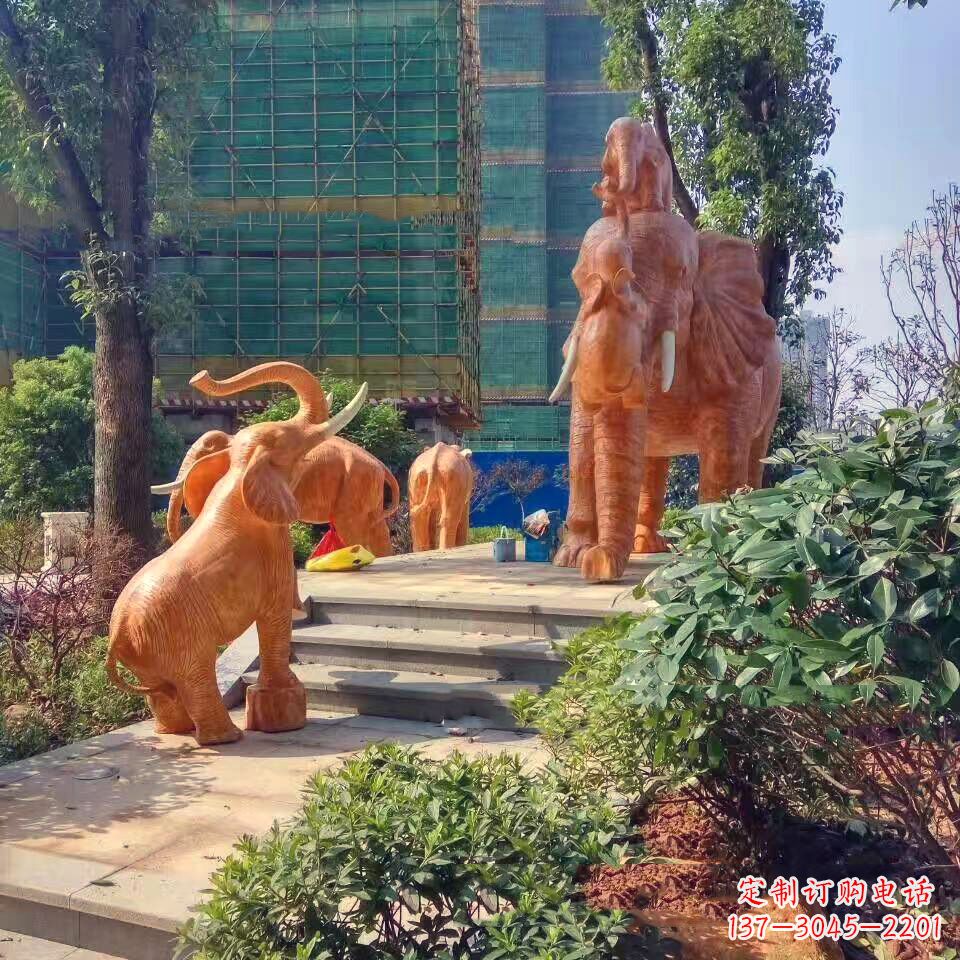 沧州玻璃钢卡通大象雕塑——给小区园林带来活力