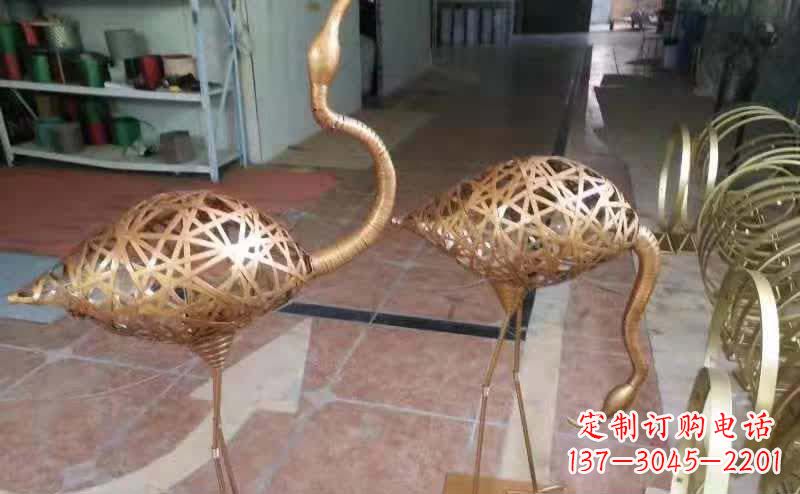 沧州仙鹤雕塑以不锈钢编制而成