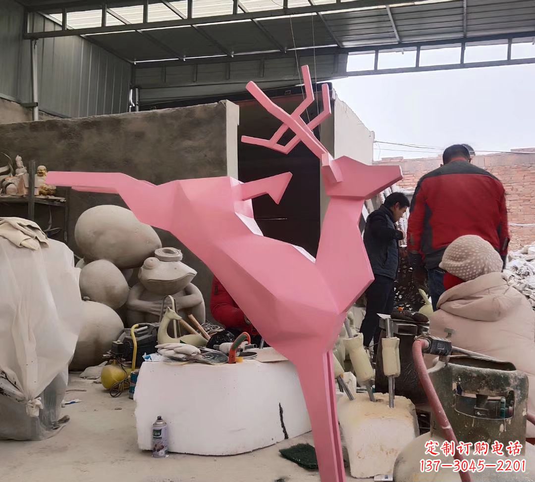 沧州不锈钢彩绘小鹿雕塑艺术与美感的完美结合