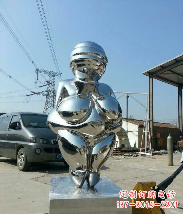 沧州女性之美不锈钢公园的女人雕塑