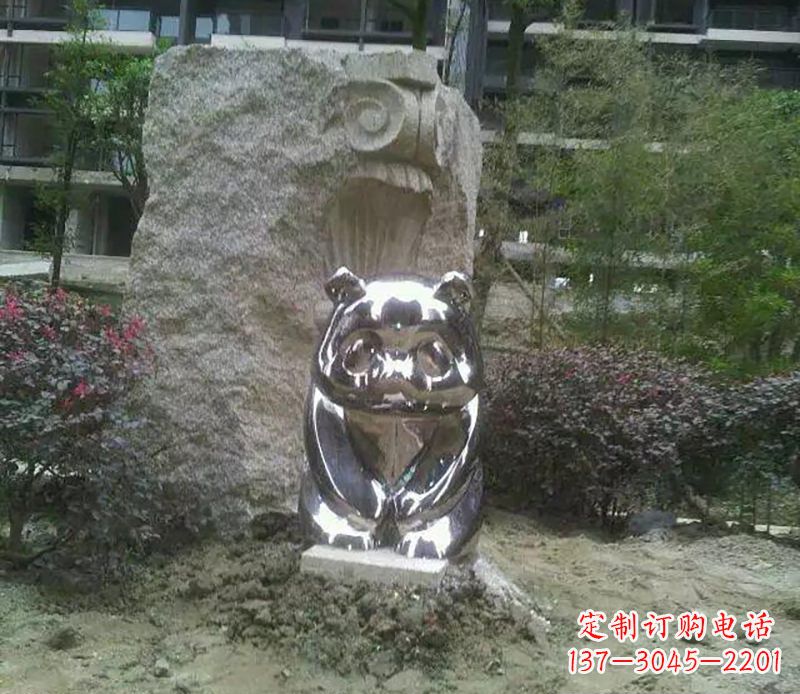 沧州不锈钢熊猫雕塑它的美丽与魅力