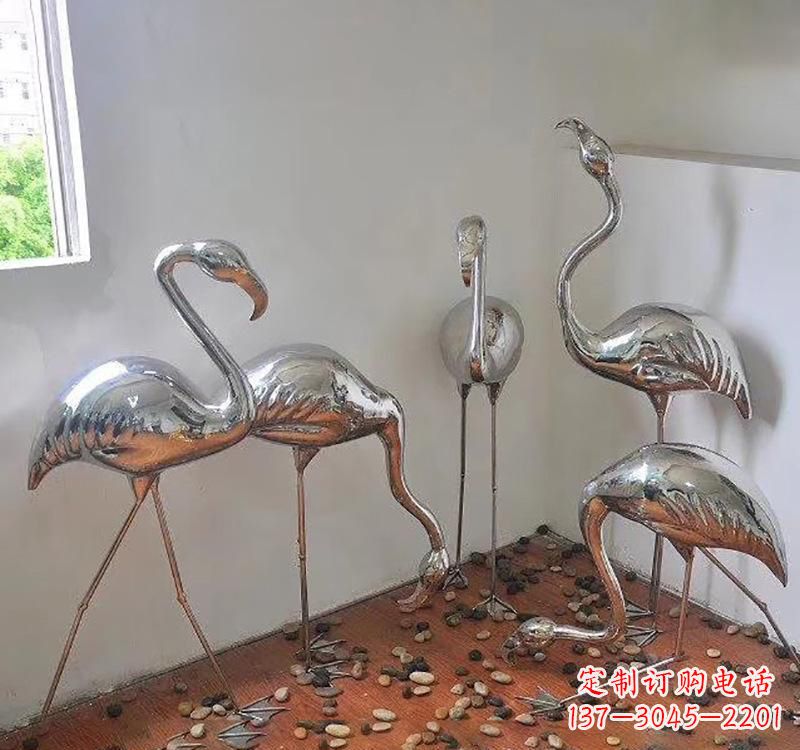 沧州不锈钢火烈鸟象征勇气与活力