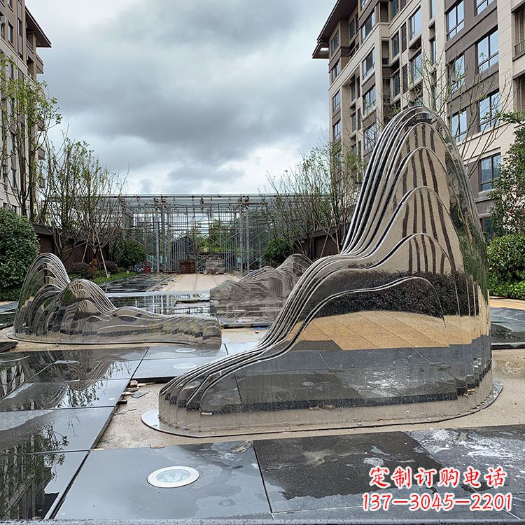 沧州不锈钢镜面假山雕塑给城市带来灵动之美