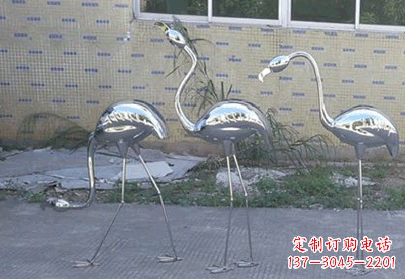 沧州不锈钢火烈鸟雕塑给人以美好的视觉享受