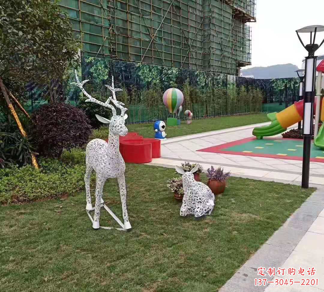 沧州不锈钢梅花鹿雕塑点亮公园景观