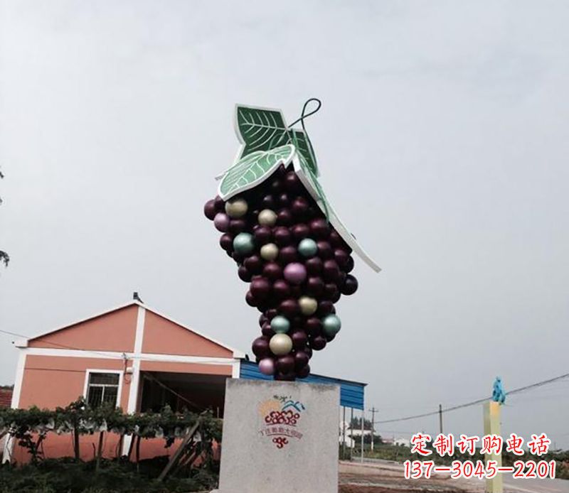 沧州精美绝伦的不锈钢葡萄雕塑
