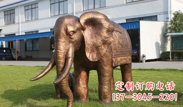 沧州大象雕塑——草地上的巨人
