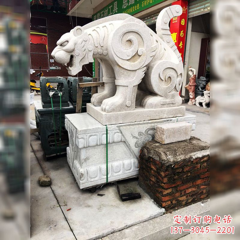 沧州大理石广场大门上的精美豹子雕塑