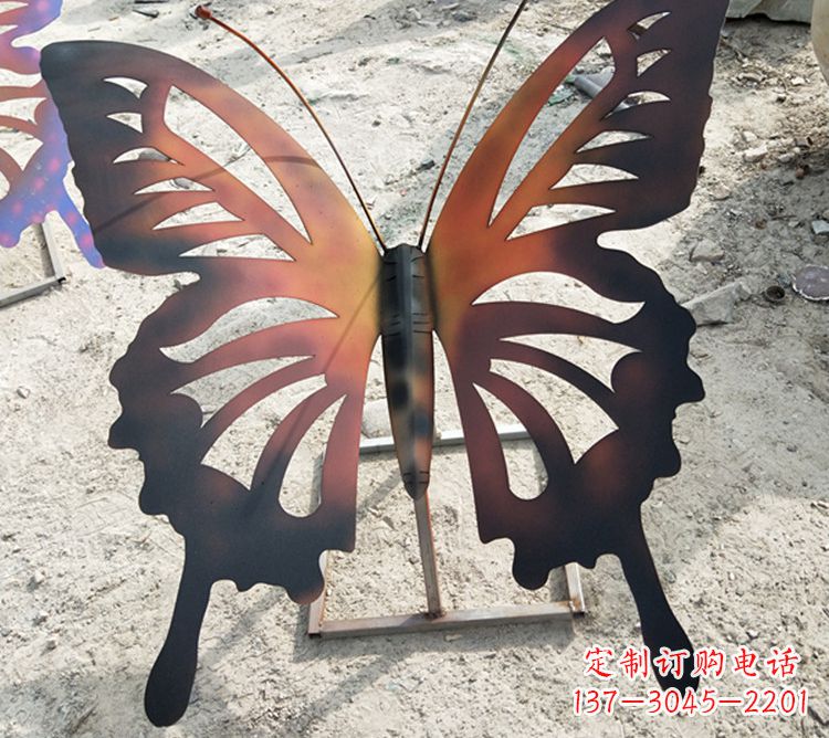 沧州大型不锈钢铁艺蝴蝶雕塑,户外公园园林彩色昆虫摆件