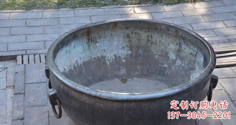 沧州仿古纹饰铜水缸雕塑