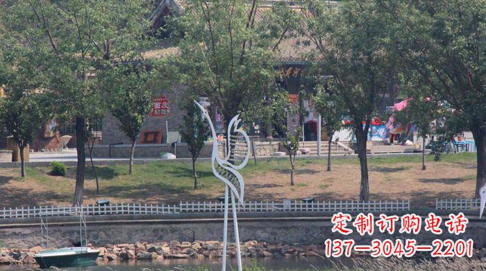 沧州融合瑞雪灵羽,灵灯晶莹不锈钢仙鹤雕塑