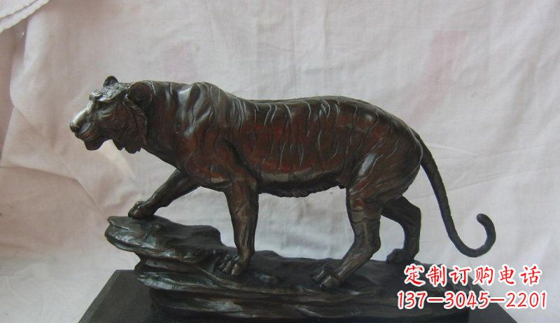 沧州公园老虎动物铜雕 (5)