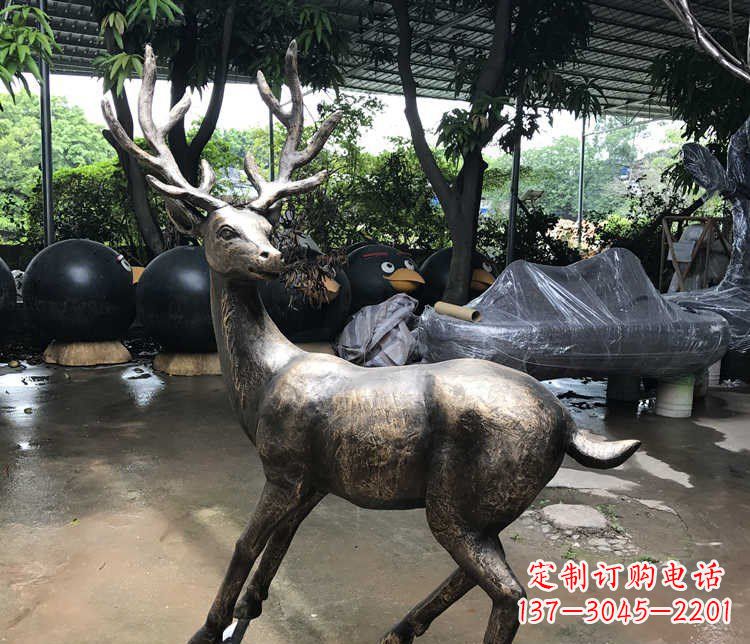沧州静谧的梅花鹿铜雕
