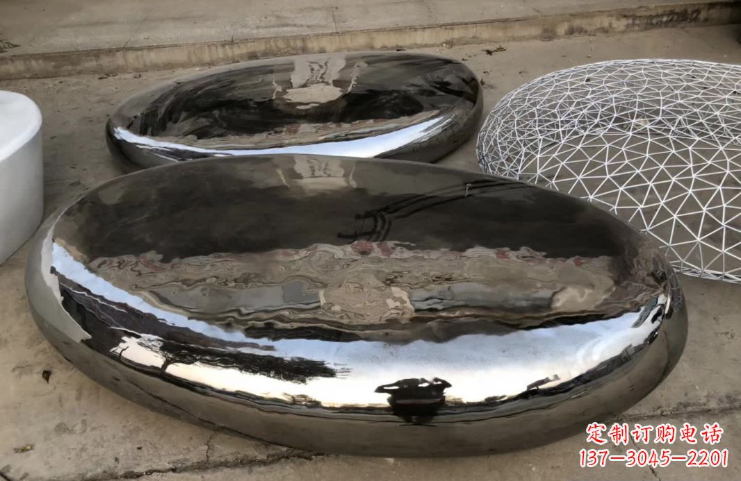 沧州享受艺术的魅力,请选择中领雕塑的镜面不锈钢鹅卵石雕塑