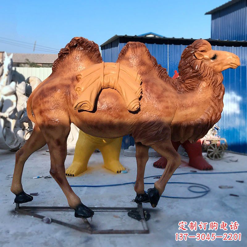 沧州雕刻精美的骆驼玻璃钢仿真雕塑