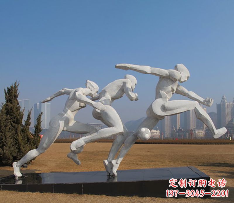 沧州踢足球不锈钢运动雕塑