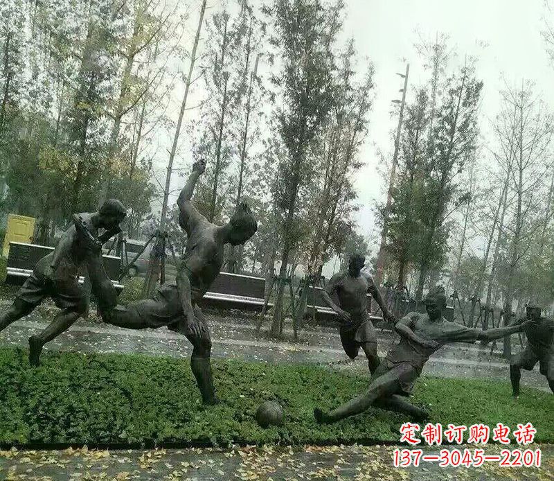 沧州踢足球公园运动人物铜雕