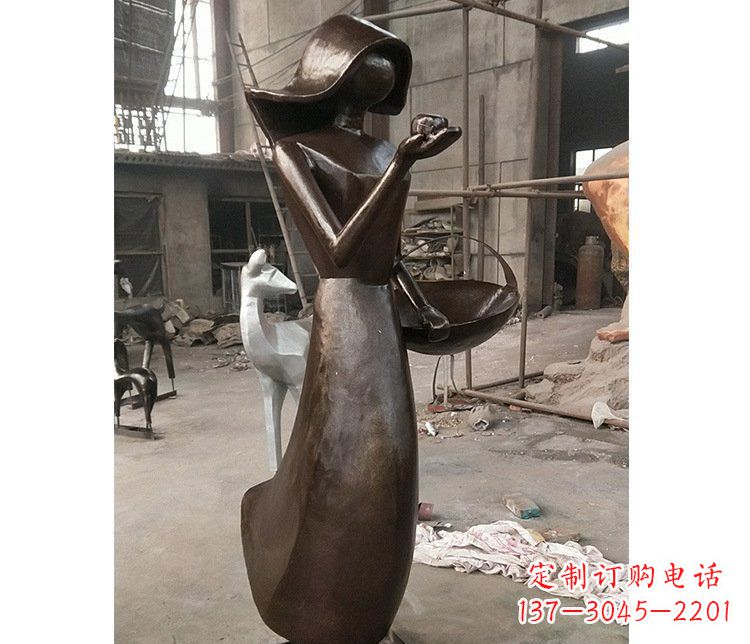 沧州铜雕逛街女孩人物雕塑