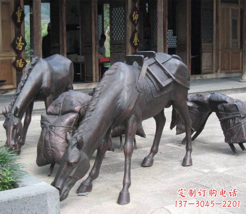 沧州拖行李的马动物铜雕
