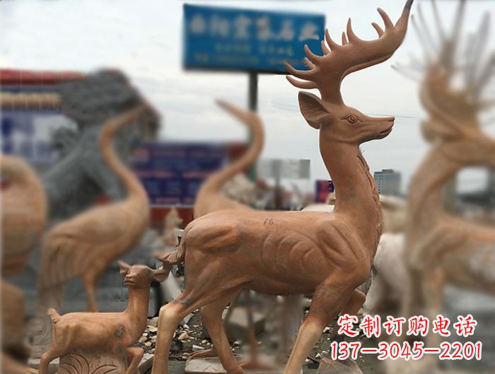 沧州晚霞红动物驯鹿公园石雕