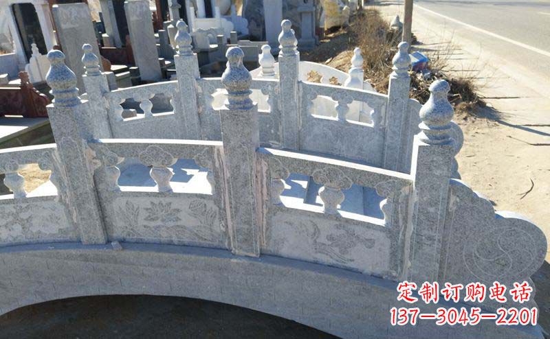 沧州小区公园大理石拱桥