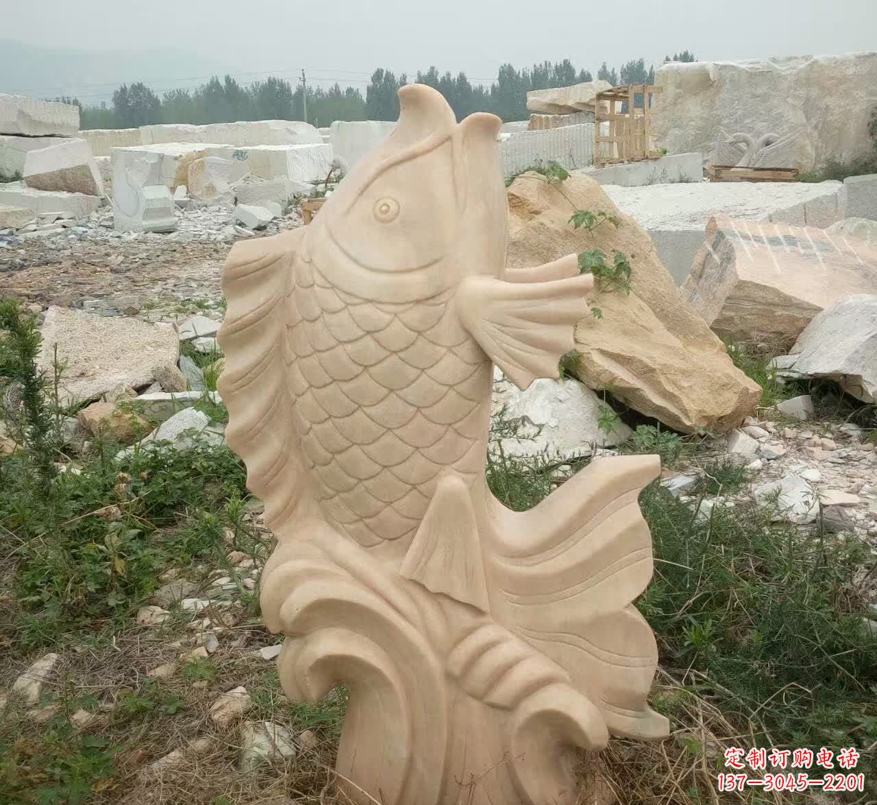 沧州园林晚霞红招财鲤鱼石雕