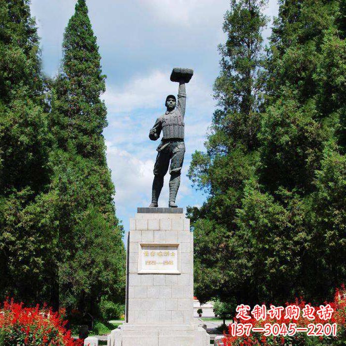 沧州战斗英雄董存瑞雕塑-景区园林英雄人物景观雕塑