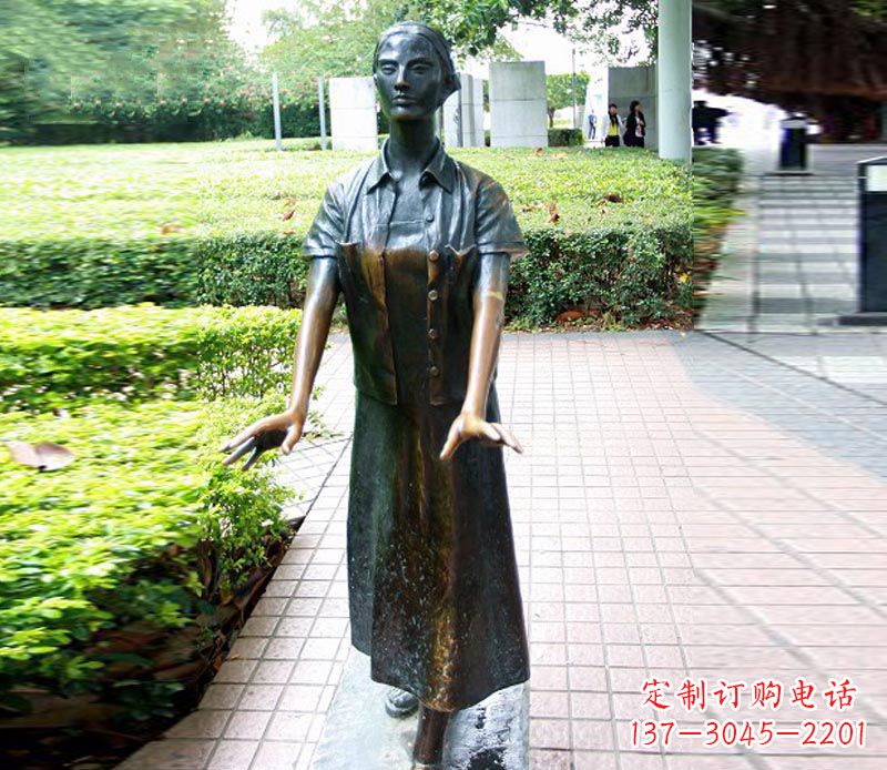 沧州走路的盲人女孩铜雕